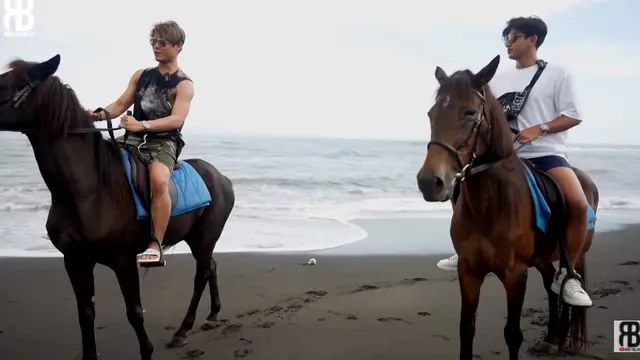 Tampil Gagah, Ini 7 Momen Kebersamaan Rizky Billar dan Harris Vriza Naik Kuda