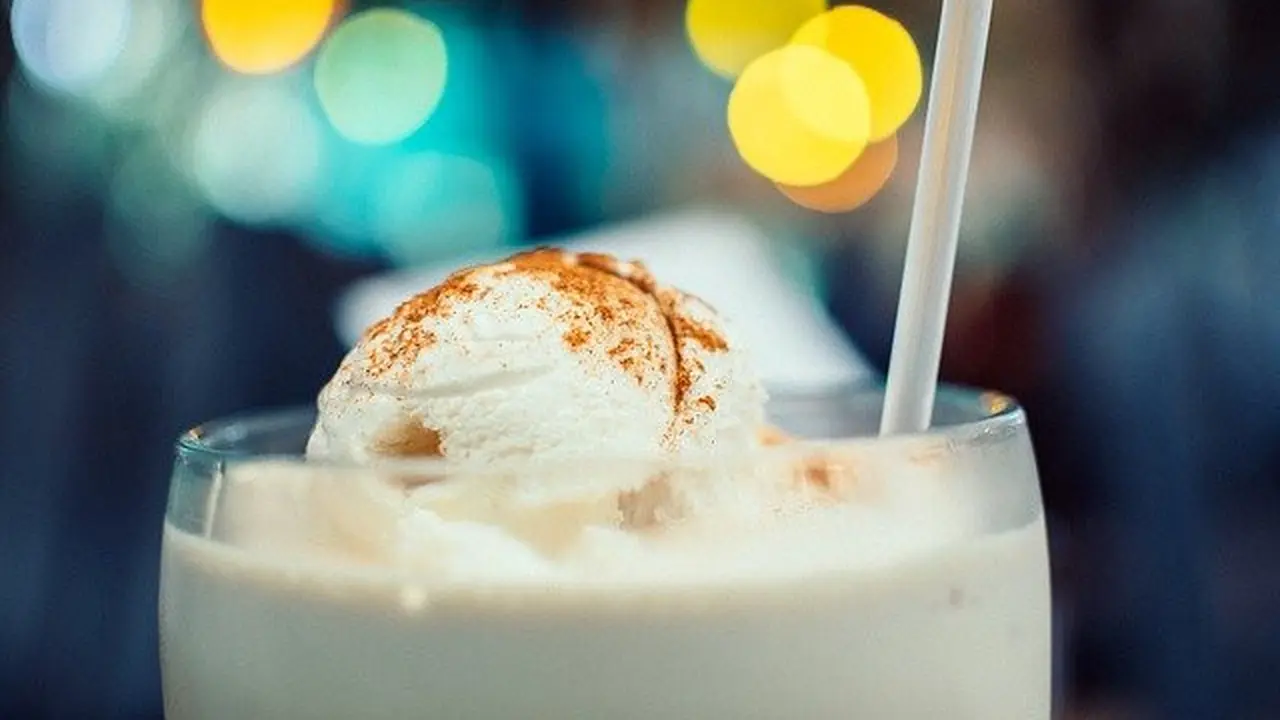 Minuman dengan Es Krim - Image by Daniel Mena from Pixabay