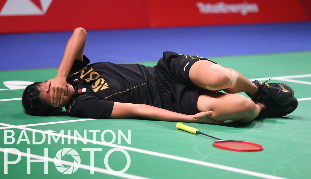 Pebulu tangkis tunggal putri Indonesia, Nandini Putri harus tunduk dari wakil Prancis, Yaelle Hoyaux di matchday kedua fase Grup A Piala Uber 2020 karena cedera. (Badminton Photo/Yves Lacroix)