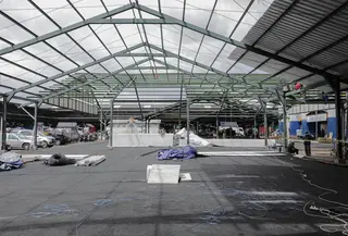 Lapak sementara pedagang buah di Pasar Induk Kramat Jati (Foto: Winda Nelfira/Liputan6.com)