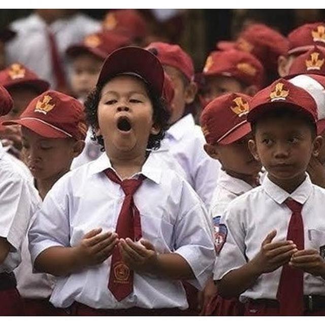 Gambar Lucu Anak Sd Upacara