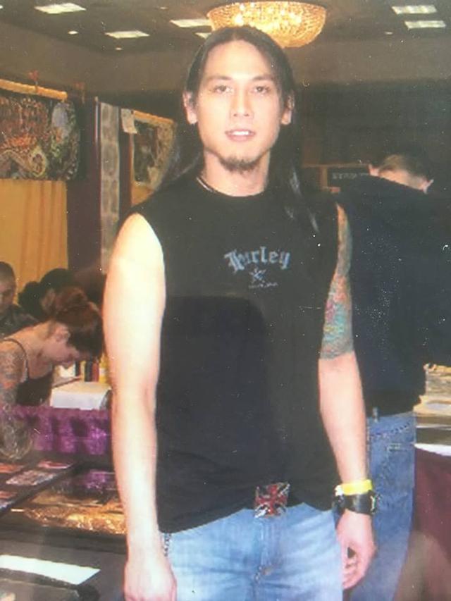 6 Potret Lawas Chef Juna Rorimpandey, Pernah Gondrong dan Bikin Pangling