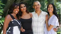 Michelle Obama, Barack Obama dan kedua anak mereka, Sasha dan Malia. (dok.Instagram @michelleobama/https://www.instagram.com/p/B5YrxQQABk6/Henry)