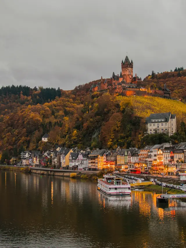 Ilustrasi Reichsburg Cochem