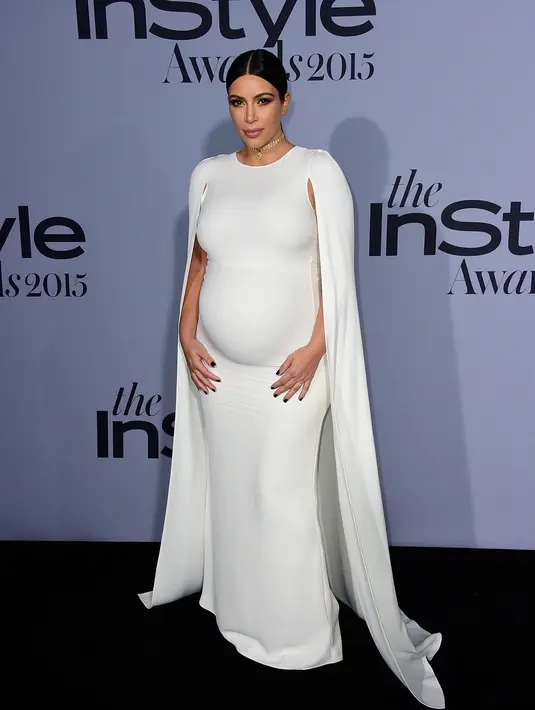 Meski Kylie dan Kim Kardashian awalnya menentang hubungan Rob dan Blac. Namun pada akhirnya mereka luluh dan merestui pernikahan Rob Kardashian. (AFP/Bintang.com)