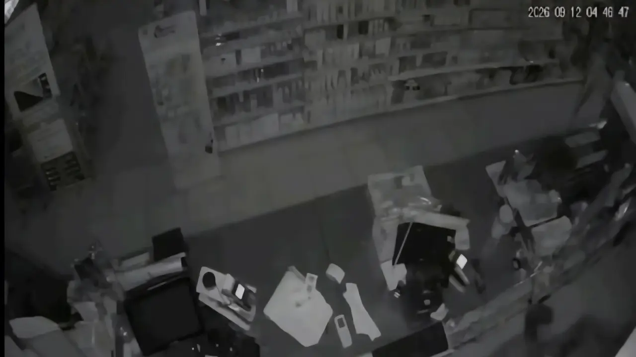 CCTV rekam aksi pembobolan Alfamart di Depok