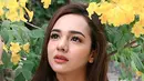 Akrab disapa dengan Sabrina, gadis asli Cirebon ini berhasil mencuri perhatian penonton berkat wajah cantik dan kemampuan aktingnya yang mumpuni. Meskipun dirinya terbilang pendatang baru, Sabrina sering dipuji memiliki pesona seperti barbie (Liputan6.com/IG/@sabrindh).