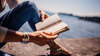 Ilustrasi membaca cerpen. (Gambar oleh StockSnap dari Pixabay)