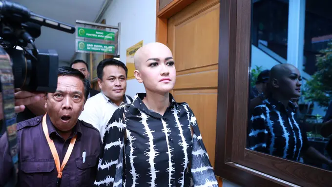 [Bintang] Julia Perez