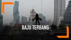 Pencipta baju terbang Richard Browning lakukan ujicoba melayang di Bangkok Thailand hari Selasa (14/5). Baju terbang ciptaannya diklaim akan menjadi alat transportasi manusia di masa depan.