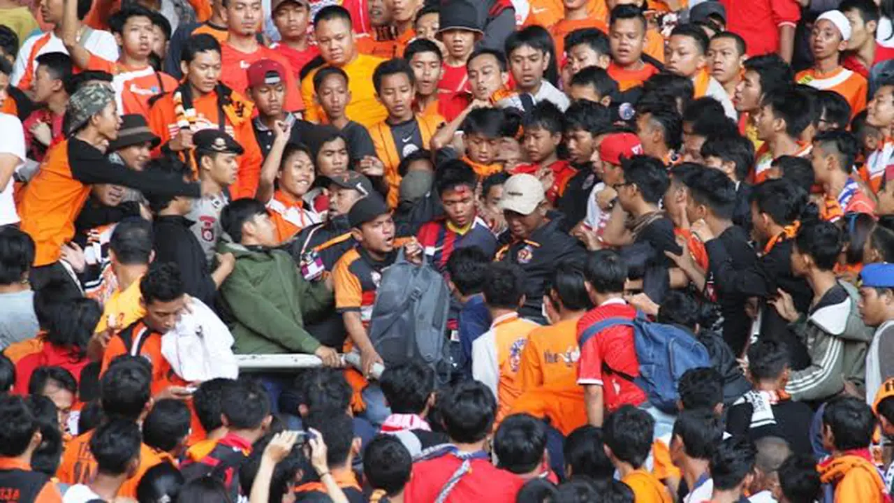 Suporter Persija vs Persib