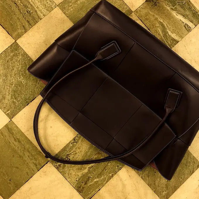 Tren Maxi Bag yang Akan Seru untuk Dimiliki