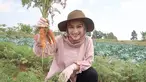 Setelah Lesti didapuk jadi Duta Petani Milenial, salah satu unggahan di X (dulunya Twitter) menjadi sorotan warganet. Netizen pun kemudian membenarkan isi dari unggahan tersebut dan menambahkan pencapaian apa saja yang pernah ditorehkan Melody di bidang pertanian. Selain merupakan lulusan Fakultas Pertanian, Unpad, Melody terpilih jadi Duta Pangan dan Pertanian ASEAN – Jepang. (Liputan6.com/IG/@melodylaksani92)