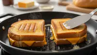 Cara Membuat Sandwich Roti Tawar Panggang Teflon, Ide Sarapan Cepat