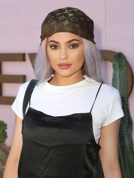 Belakangan, Kylie terlihat sibuk mengurusi bisnis kecantikannya dan membuktikan bahwa dirinya juga bisa berprestasi. Hal ini dibuktikan dengan keberhasilannya dalam bisnis kosmetik yang digelutinya. (AFP/ARI PERILSTEIN)