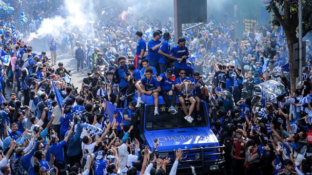 Rayakan Gelar Juara BRI Super League 2025/2026, Bandung Lautan Biru