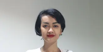 Kepolosoan anak kecil, membuat Julia Perez miris. Kejadian itu, saat ia sering bertemu anak yang kena kanker. (Foto: Andy Masela/Bintang.com)