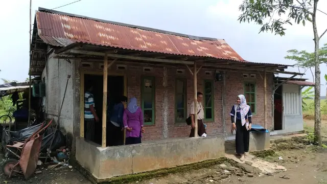 Di rumah mungil ini, Parinah akan tinggal dengan Sunarti, anak perempuannya. (Foto: Liputan6.com/Muhamad Ridlo)