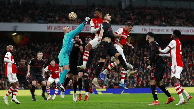 FOTO: Arsenal Bantai Southampton 3-0