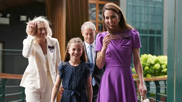 Gaya Chic Putri Charlotte bak Sosialita Cilik, Dampingi Kate Middleton Hadiri Final Wimbledon 2024
