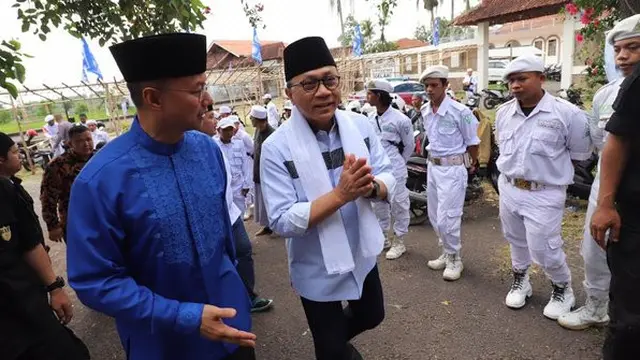 Ketua Umum Partai Amanat Nasional Zulkifli Hasan menyambangi Pondok Pesantren di Cianjur, Jawa Barat (Merdeka.com/Istimewa)