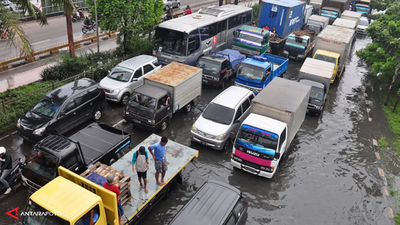 banjir-daan-mogot130116b.jpg