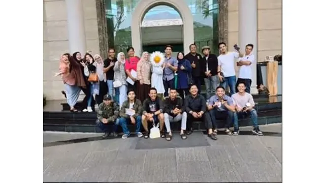 Susul Nadya Mustika, Ini 6 Potret Rizki DA Pamer Calon Istri yang Masih Dirahasiakan