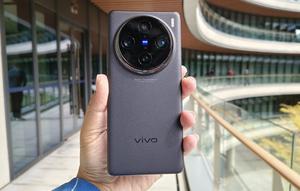 Cek hasil jepretan Vivo X100 Pro yang digadang-gadang akan diperkenalkan untuk pasar Indonesia. (Liputan6.com/Agustinus M. Damar)