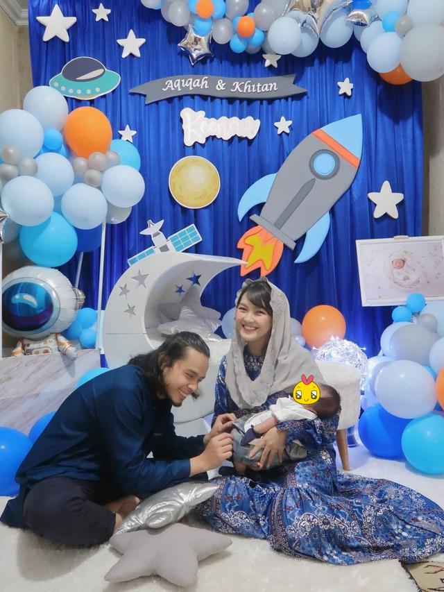 6 Momen Akikah dan Khitan Anak Ana Riana, Dekorasinya Curi Perhatian