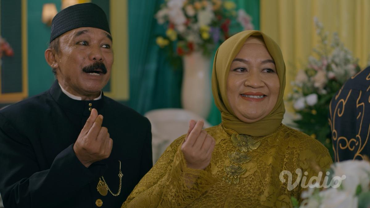 Syuting Vidio Original Series Malam Pertama, Riyuka Bunga Sulit Nahan Ketawa Gara-Gara Opie Kumis