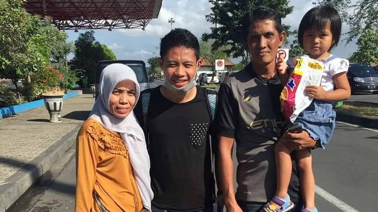 Quality Time Bersama Keluarga a la Bintang Timnas U23, Evan Dimas