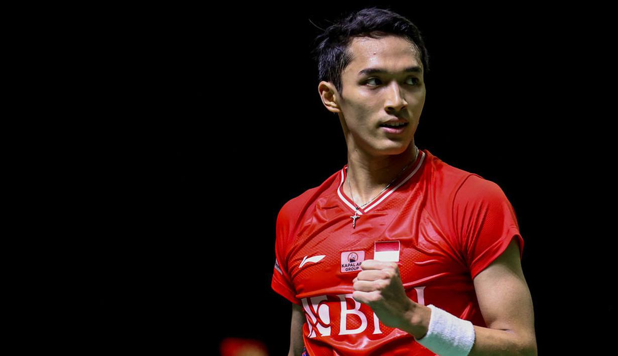 Jojo dibuat kerepotan oleh aksi Sitthikom Thammasin yang memberikan perlawanan ketat sepanjang pertandingan. Namun di laga ini akhirnya Jonatan Christie lah yang menjadi pemenang dengan rubber game 21-18 20-22 21-17. (Badminton Photo/Raphael Sachetat)