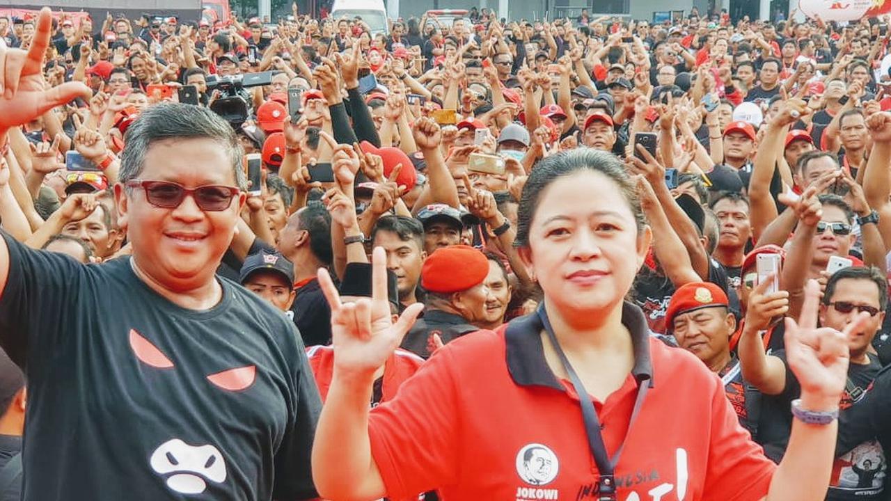 Sekjen PDIP Hasto Kristiyanto dan Ketua DPP PDIP nonaktif Puan Maharani memimpin senam pada hari kedua rakornas