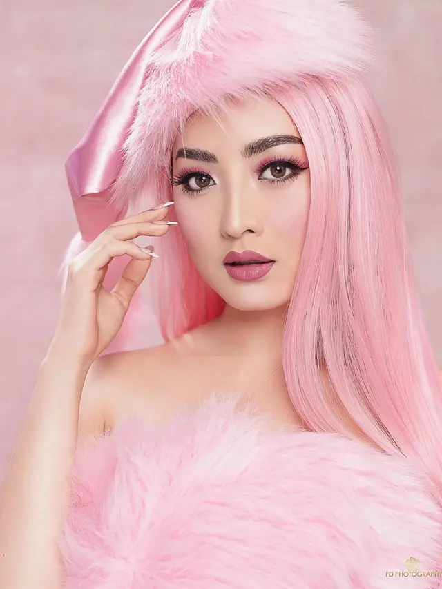 8 Pesona Natasha Wilona dalam Pemotretan Serba Pink, Bak Barbie