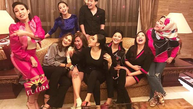 [Bintang] Keseruan di ulang tahun Syahrini