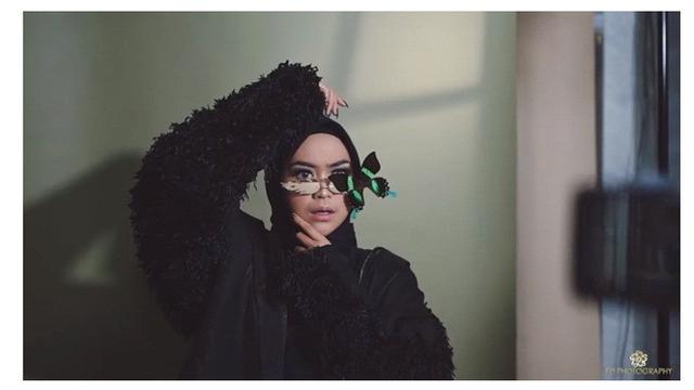 7 Gaya Pemotretan Ria Ricis Rayakan 24,5 Subscriber YouTube,  Bikin Pangling