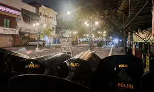Update Kericuhan Demo DIY, Massa Bergeser ke Tugu Yogyakarta