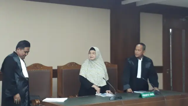Siti Fadilah Supari dalam sidang Peninjauan Kembali (PK)