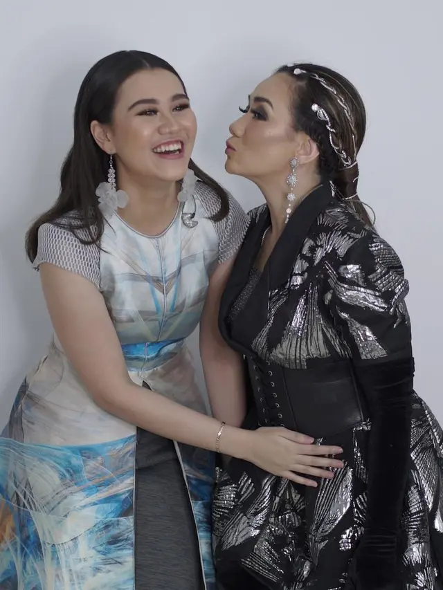 [Fimela] Aaliyah Massaid dan Reza Artamevia