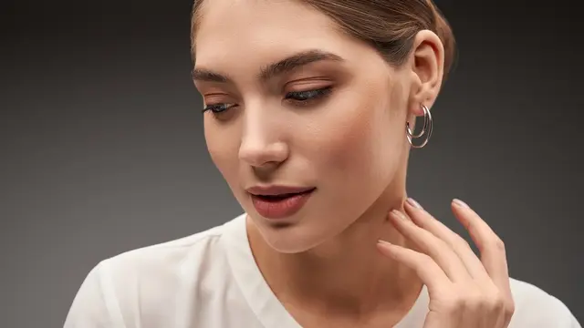 Tampil Berkelas ala Old Money dengan Outfit Simpel Ini - 7