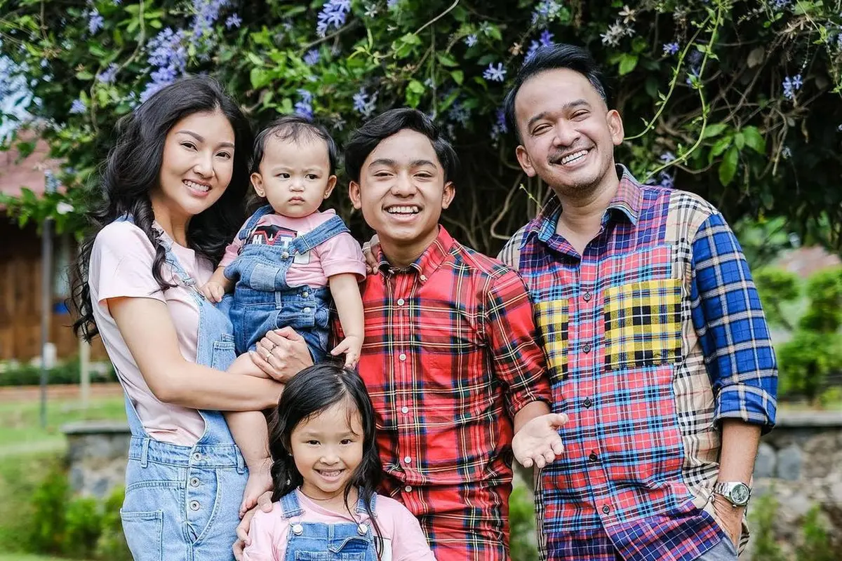 [Fimela] Ruben Onsu dan Sarwendah
