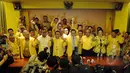 Keceriaan kubu Agung Laksono usai mengikuti sidang putusan Mahkamah Partai Golkar , Jakarta, Selasa (3/3/2015). Mahkamah Partai Golkar memutuskan untuk mengesahkan Golkar versi Munas Ancol(Liputan6.com/Andrian M Tunay)