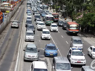 Ruas jalan MH Thamrin tanpa pengendara sepeda motor, Jakarta, Rabu (17/12/2014). (Liputan6.com/Faizal Fanani)