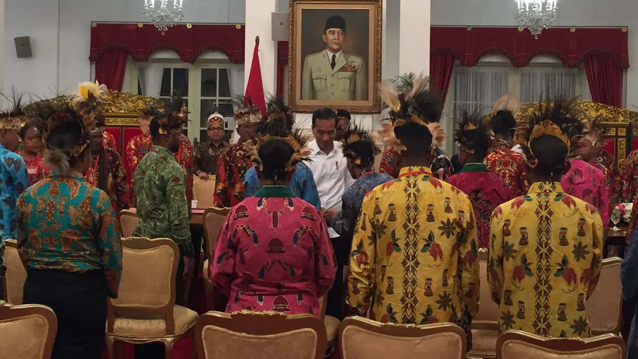 Presiden Jokowi saat menemui perwakilan masyarakat Papua.(Merdeka.com/Intan)