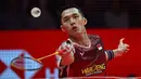Bermain di Hangzhou Olympics Sports Centre Gymnasium, China, Jumat (19/12/2025), Jonatan Christie harus mengakui keunggulan tunggal putra Prancis, Christo Popov, melalui pertarungan tiga gim dengan skor 21-18, 16-21, dan 13-21. Tampak dalam foto, tunggal putra Indonesia, Jonatan Christie saat bertanding melawan Christo Popov (Prancis) pada pertandingan ketiga babak penyisihan grup BWF World Tour Finals 2025 yang berlangsung di Hangzhou Olympics Sports Centre Gymnasium, China, Jumat (19/12/2025). (Jade Gao/AFP)