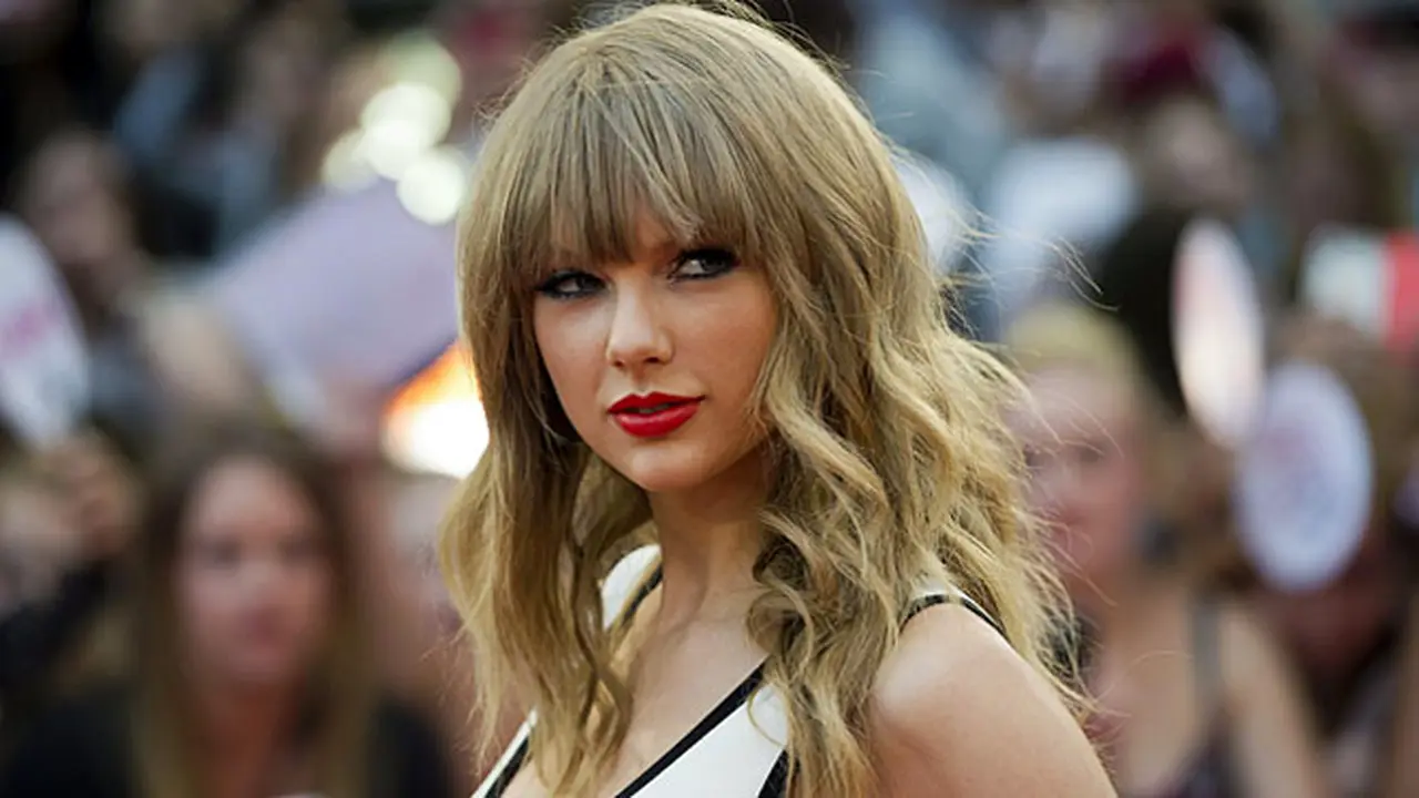 taylor-swift-131011b.jpg