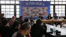 Wartawan memberikan pertanyaan saat konferensi pers sponsor PSIM Yogyakarta yang berlangsung di Wisma PSIM Yogyakarta, Sabtu (13/08/2022). (Bola.com/Bagaskara Lazuardi)