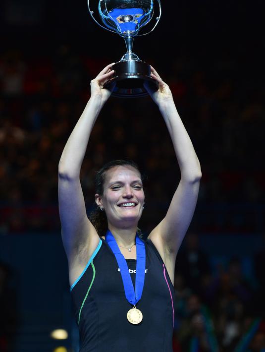 1. Tine Rasmussen - Legenda tunggal putri Denmark ini pernah menempati peringkat satu dunia di tahun 2008. Gelar masters pun banyak diraih oleh pebulutangkis yang acap kali mengumbar jump smash keras ke lawan. (AFP/Ben Stansall)