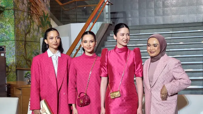 Buttonscarves Perkenalkan 4 Brand Ambassador Terbaru, Ada Putri Marino hingga Halima Aden! (Virlia Sakina Ramada)