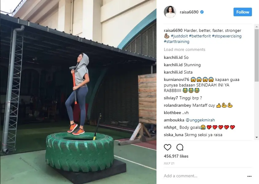 Berolahraga sudah menjadi bagian dari gaya hidup. Agar tak membosankan, simak inspirasi gaya stylish saat mereka berolahraga berikut ini. (Foto: Instagram/ Raisa6690)